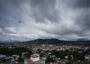 Nueva Concepción ya reporta fuertes lluvias durante la tarde