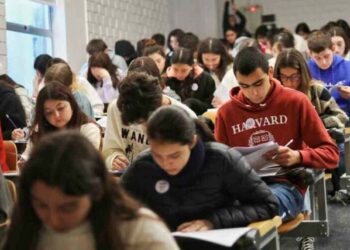 Capturan a profesora chilena por propuesta indecente a uno de sus estudiantes