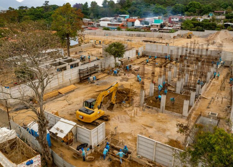 Avanza reconstrucción de Escuela de Educación Parvularia de Apaneca a través del proyecto «Dos Escuelas X Día»