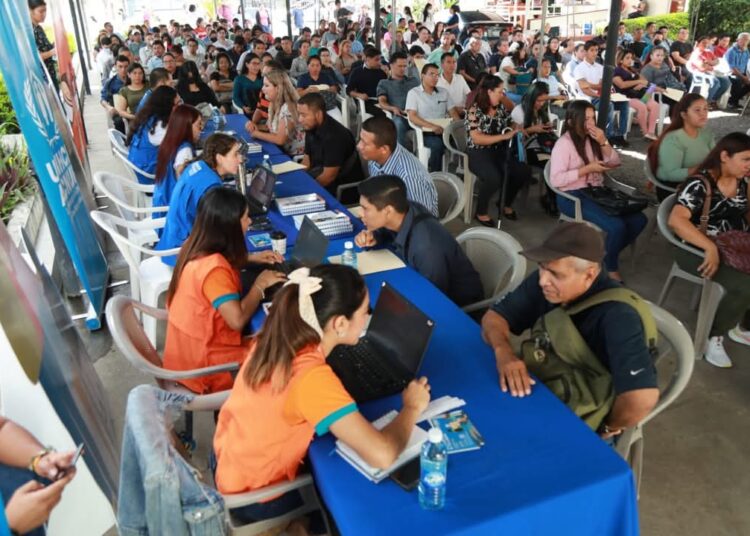 Gobierno anuncia oportunidades de trabajo en zona oriente de El Salvador