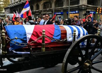 Una multitud rinde homenaje a “Pepe” Mujica en su último recorrido por Montevideo