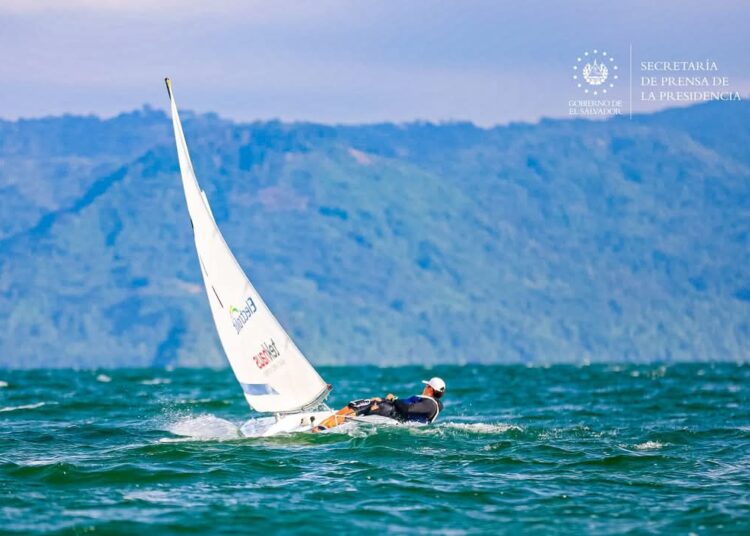 Gobierno impulsa el turismo deportivo y posiciona al país como referente en competencias náuticas