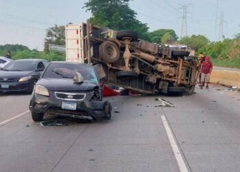 Accidente en carretera a San Salvador deja un lesionado y complica el tránsito