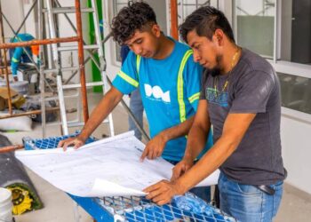 DOM reconstruye Centro Escolar Lomas de Santiago, en Opico