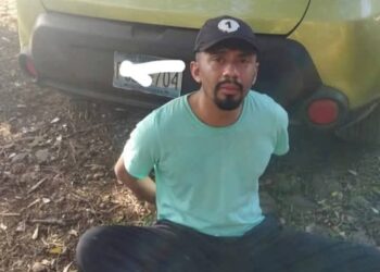 Capturan a sujeto que hurtó vehículo mientras la familia lo descargaba