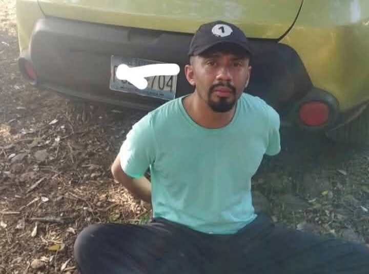 Capturan a sujeto que hurtó vehículo mientras la familia lo descargaba