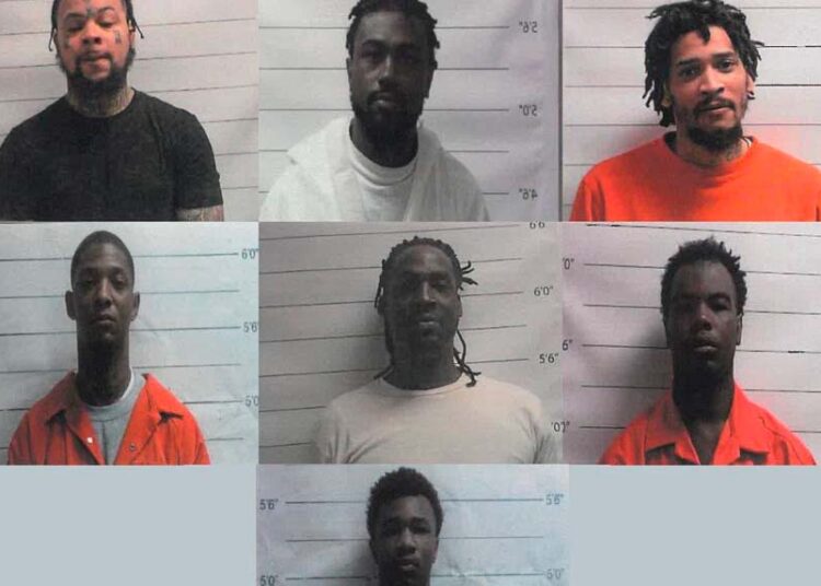 Una decena de reos escapa de una prisión en Nueva Orleans a través de un agujero en la pared