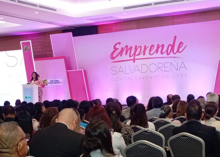 EL SISTEMA FEDECRÉDITO REALIZÓ CON GRAN ÉXITO EL CONGRESO “EMPRENDE SALVADOREÑA EDICIÓN 2025”