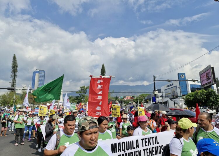 Marchas contra el gobierno impiden libre circulación vehicular