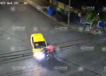 Irrespeto a las señales de tránsito provoca accidente en San Salvador