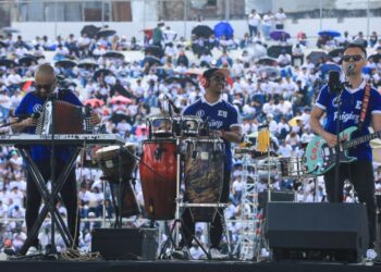 Becarios de El Salvador se reúnen en Santa Tecla para el convivio “Conocer más para transformar mejor”