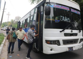 Mesa Nacional de Transporte pide a los empresarios prestar el servicio