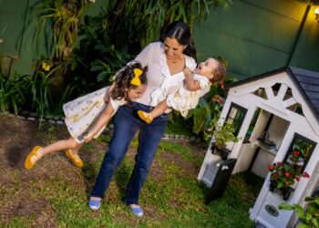 Presidente Bulele envía emotivo mensaje a su esposa en el Día de las Madres