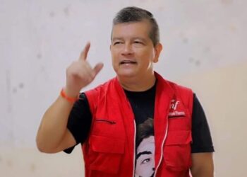 “Liberen a los venezolanos, el gobierno puede proporcionar petróleo”: Manuel Flores