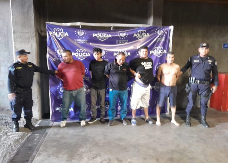 Capturan a borrachos que agredieron a agentes del CAM Santa Tecla