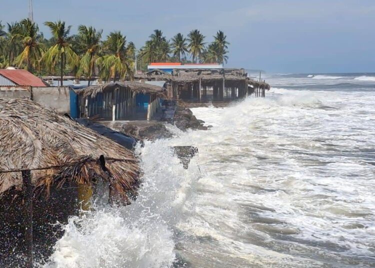 Playas de oriente reportan influencia de mareas vivas