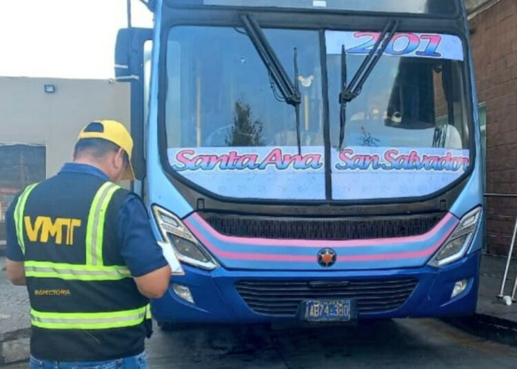 Equipos técnicos del VMT verifican en tiempo real el funcionamiento seguro y ordenado del servicio público