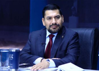 Francisco Lira: «Están pagando el transporte público, pero realmente no benefician a la población»