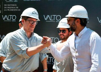 Colocan primera piedra del proyecto habitacional «Valto Ignis»
