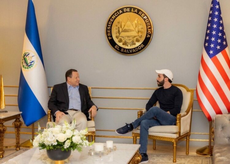 Embajador Duncan destaca compromiso conjunto con El Salvador en la lucha antidrogas