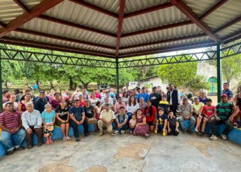 Gobierno conforma equipo para apoyar a familias de Cooperativa El Bosque