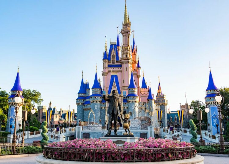 Disney suspende a trabajadores venezolanos con TPS tras decisión de la Corte Suprema