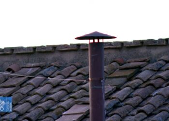 Expectativa mundial por la primera fumata del cónclave en el Vaticano