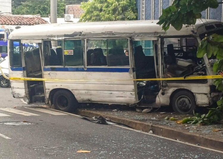 Accidente frente a mercado municipal de San Jacinto mantiene cerrada la vía