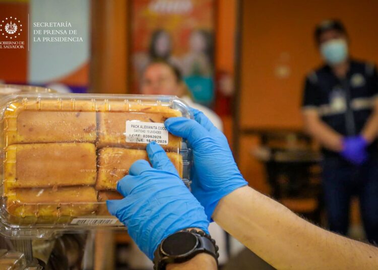 Presidente de la Defensoría lidera operativo para proteger el bolsillo de las familias salvadoreñas