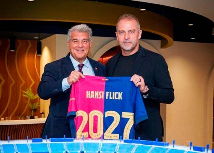 Hansi Flick cierra contrato con el FC Barcelona hasta el 2027