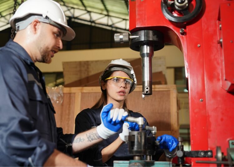 Ministro confirma que inspecciones garantizarán derechos laborales tras aumento salarial