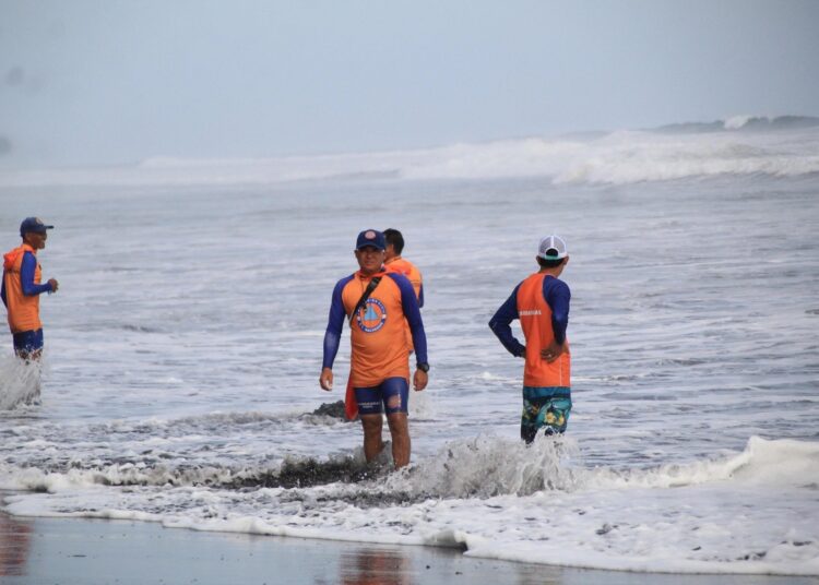Ondas tropicales, mareas vivas y polvo del Sahara marcarán el clima de la semana