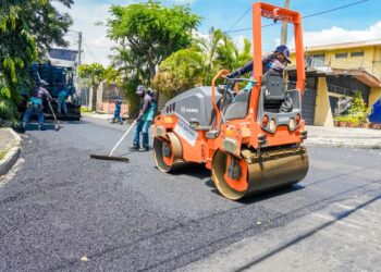 Municipalidad ejecuta nuevas obras de recarpeteo en puntos clave de San Salvador