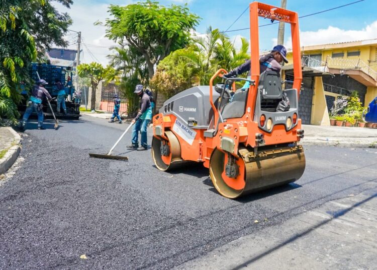 Municipalidad ejecuta nuevas obras de recarpeteo en puntos clave de San Salvador