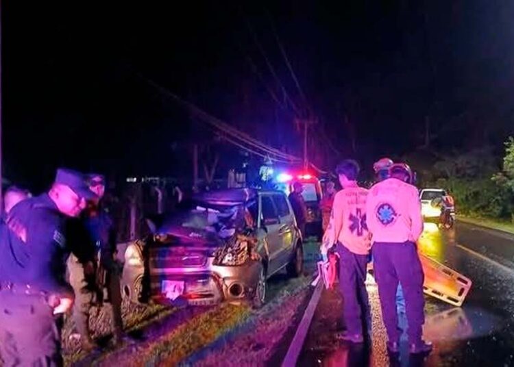 Vehículo colisiona con un caballo en San Juan Opico