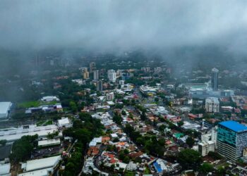 Medio Ambiente pronostica lluvias en varias zonas del país durante este lunes