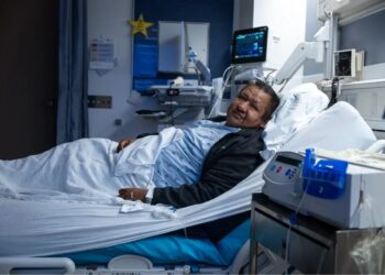 Oscar Larrainzar se convierte en el primer paciente del mundo en recibir un trasplante de vejiga exitoso