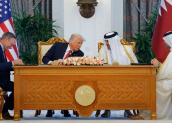 Trump respalda histórico acuerdo comercial y militar con Catar durante visita a Doha