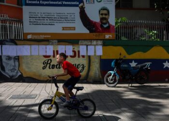 Oficialismo en Venezuela recupera territorios clave en medio de votaciones «farsa»