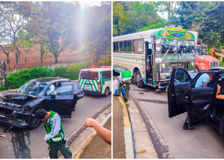 Socorristas brindan asistencia inmediata tras el choque en Nuevo Cuscatlán