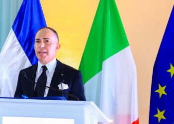 Embajada de Italia ofrece becas universitarias a estudiantes salvadoreños