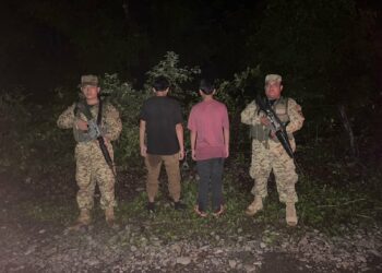 Menores localizados en frontera no habilitada portaban evidencia de vínculos con estructuras criminales