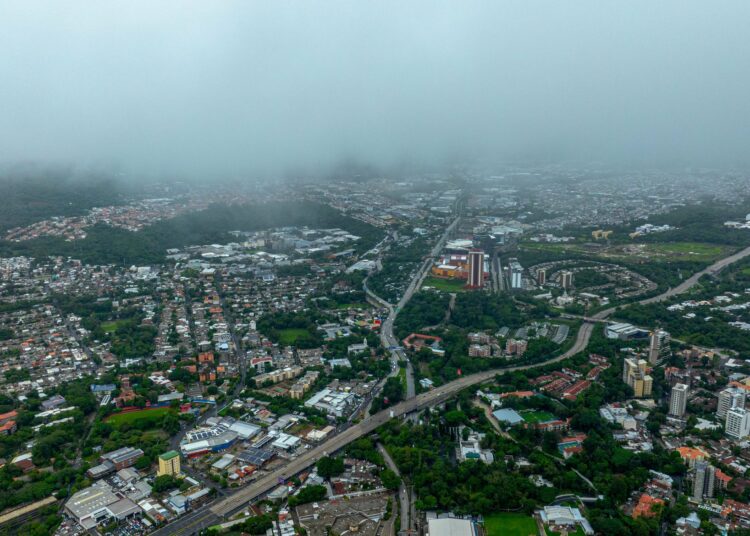 El Salvador amplía su red de sensores y fortalece su capacidad de respuesta ante amenazas naturales