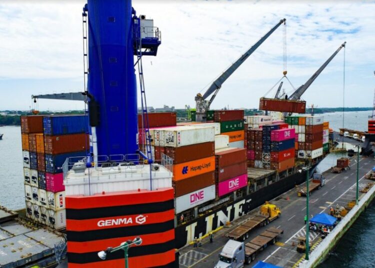 Exportaciones de El Salvador crecieron 5 % en 2025