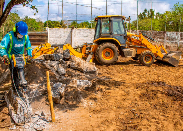 Proyecto «Dos Escuelas por Día» transforma otro centro escolar en Sonsonate