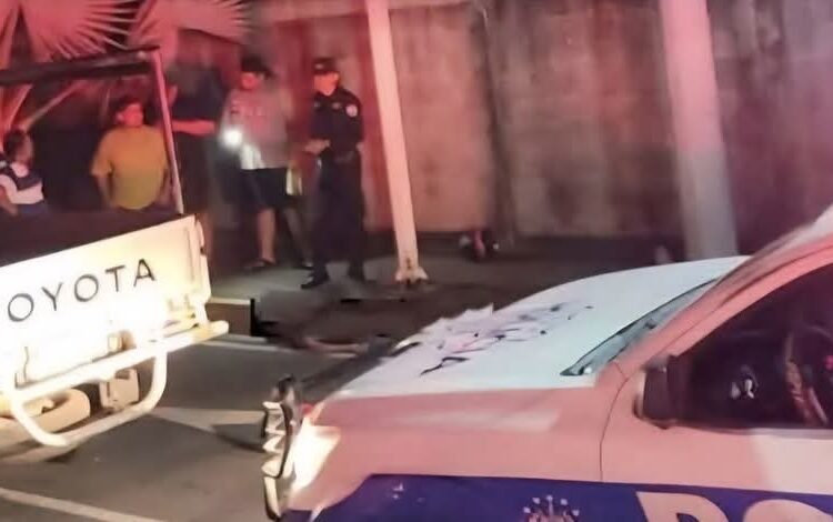 Motociclista muere y su acompañante resulta herida en grave accidente en San Vicente