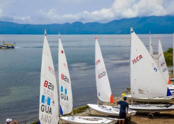 El Salvador abre oportunidades de formación internacional para sus atletas de vela