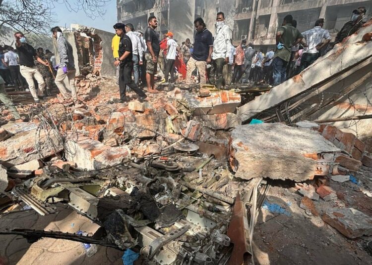 Encuentran a un superviviente del accidente aéreo de Air India que se estrelló con 242 personas a bordo