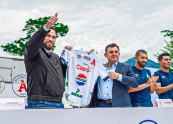 Alcaldía de San Salvador Centro y Alianza F.C. firman convenio para el fomento del balompié en comunidades