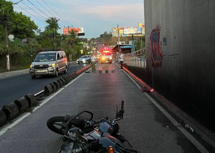Motociclista muere tras perder el control frente a ISSS Amatepec